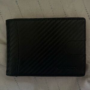 I’m selling a wallet that you can put some cash and cards